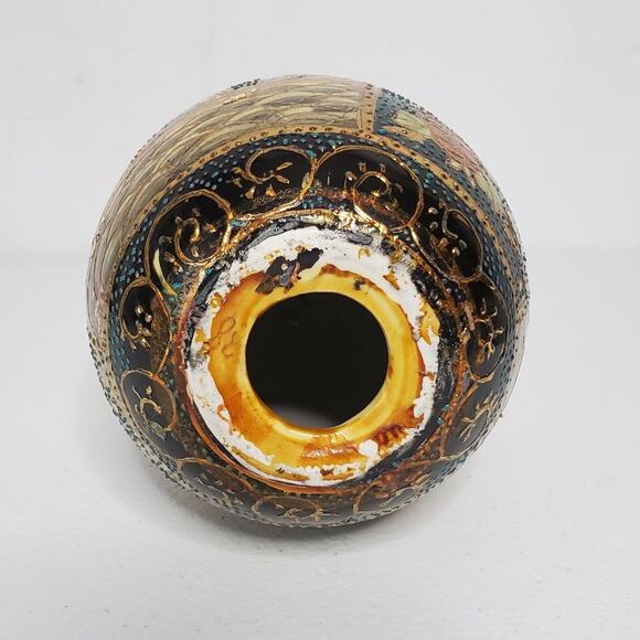 Satsuma Geisha Hand Painted Moriage Porcelain Decorative Egg Collectible - Picture 5 of 7